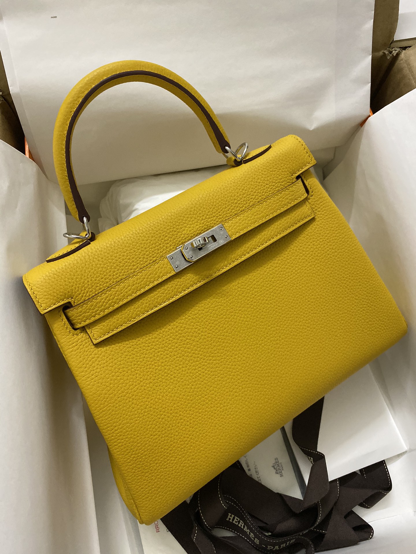 Hermes Kelly 25cm Handbag Shoulder Bag in Yellow Amber Togo Leather